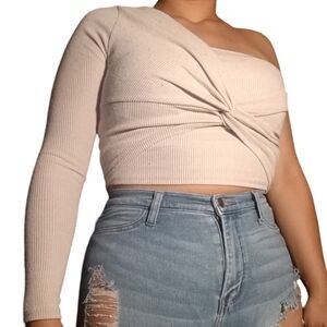 Twisted long sleeve crop top